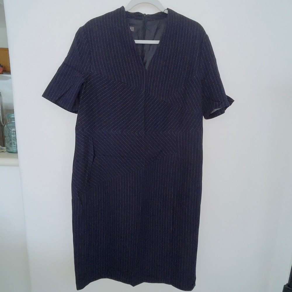 Basler Navy Blue Pinstripe Short Sleeve V-Neck Shift Dress Size 12